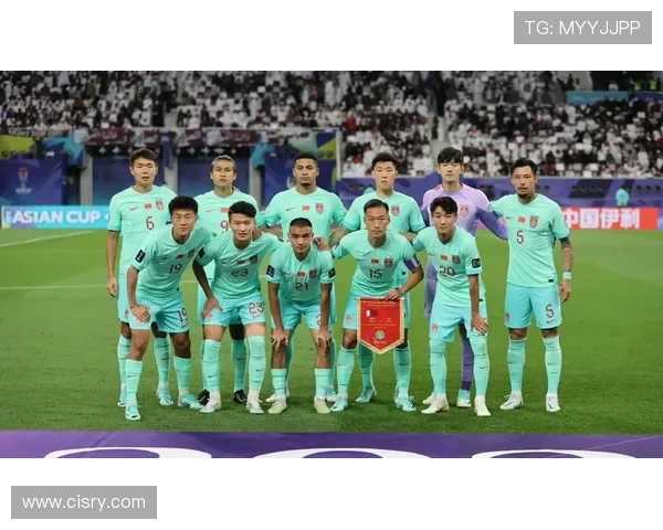 中国男足迎战强敌,全新阵容亮相亚洲杯,球迷期待高峰对决