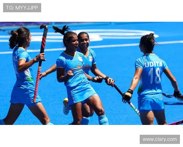 《国际足球赛事回顾：明星球员表现亮眼，新赛季转会动态引关注》