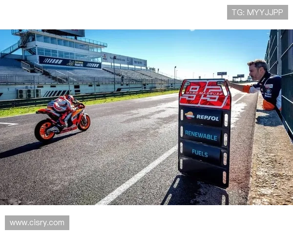 MotoGP赛季激战正酣，年轻车手争夺世界冠军，老将争取最后辉煌